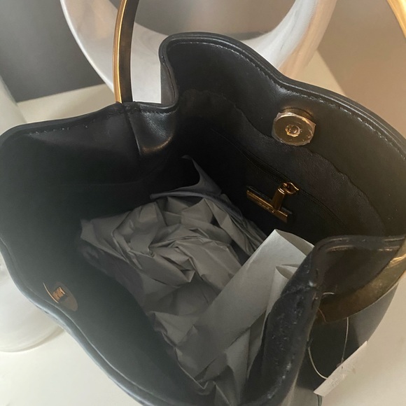 Top Handle Bucket Purse - Picture 4 of 4